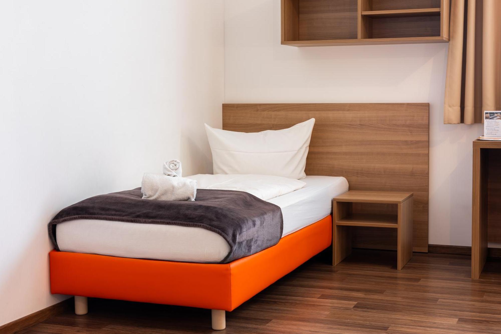 Orange Hotel Und Apartments Neu-Ulm Exterior photo